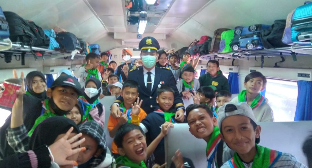 Kegiatan Outbound Siswa Kelas 5 di Alam Terbuka